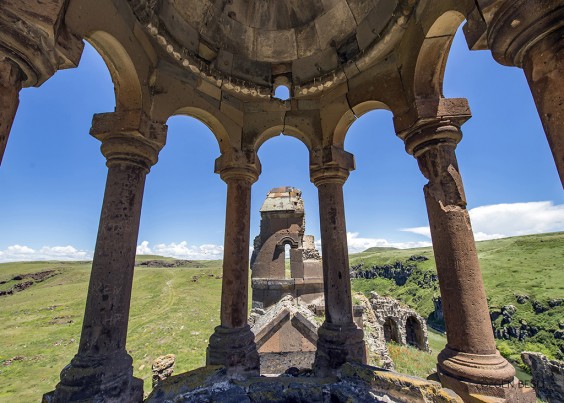 Ani Antik Kenti Horomos Manastırı Çan Kulesi